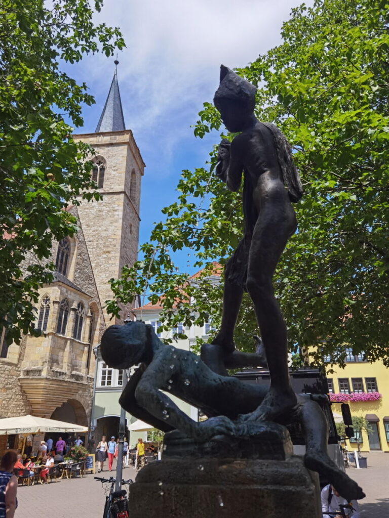 Raufende Knaben Brunnen am Wenigemarkt Erfurt